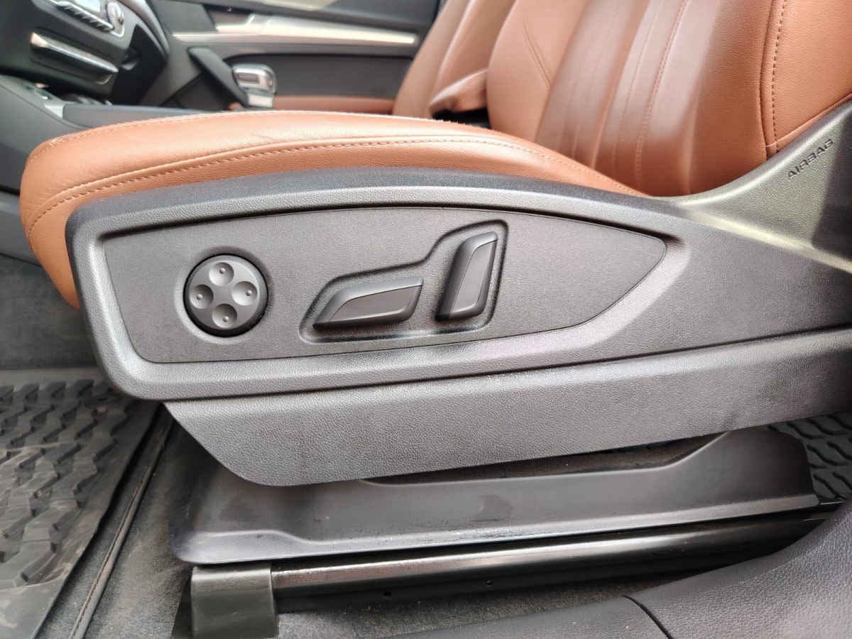 2023 Audi Q5 5p Select Sportback L4/2.0/T Aut MHEV