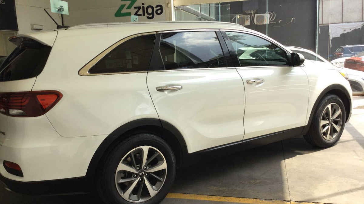 2019 Kia Sorento 5p EX L4 TA 6Vel Piel 7 pas. RA-18"