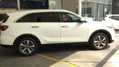 2019 Kia Sorento 5p EX L4 TA 6Vel Piel 7 pas. RA-18"