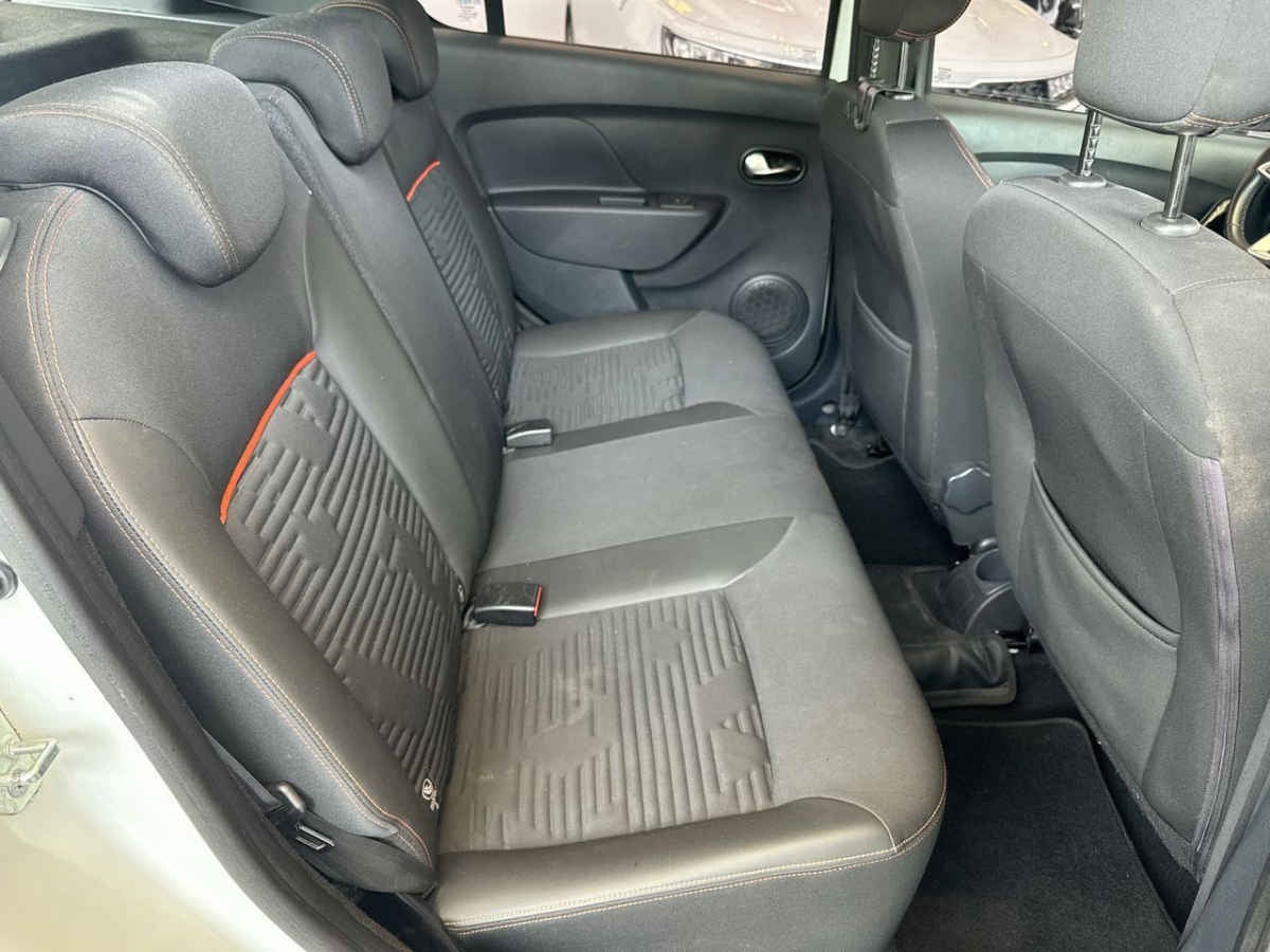 2023 Renault Stepway 5p Intens L4/1.6 Man