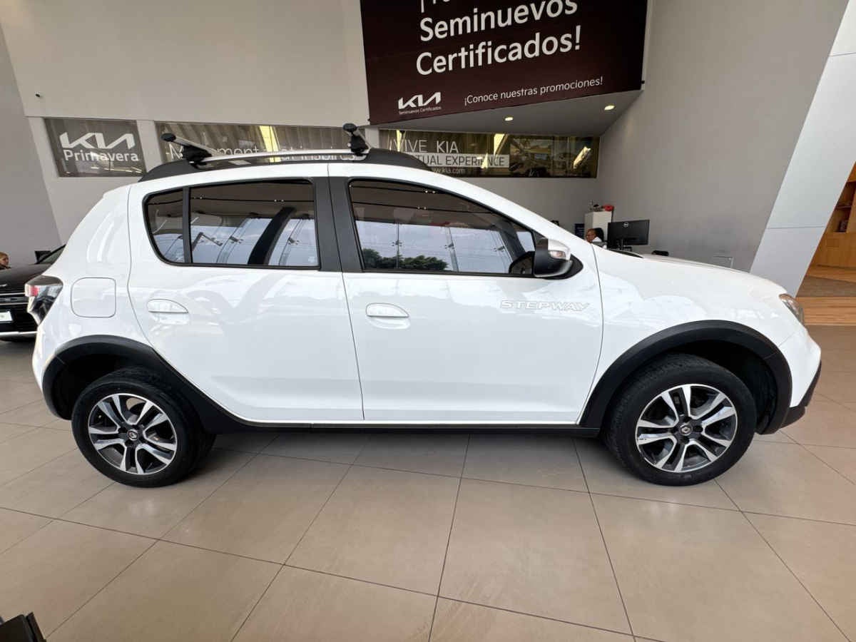 2023 Renault Stepway 5p Intens L4/1.6 Man