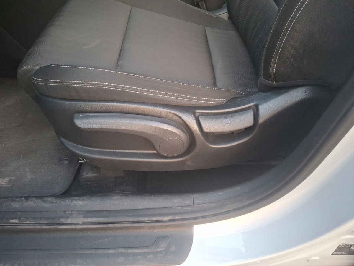 2018 Kia Sportage 5p LX TA Tela RA-17"