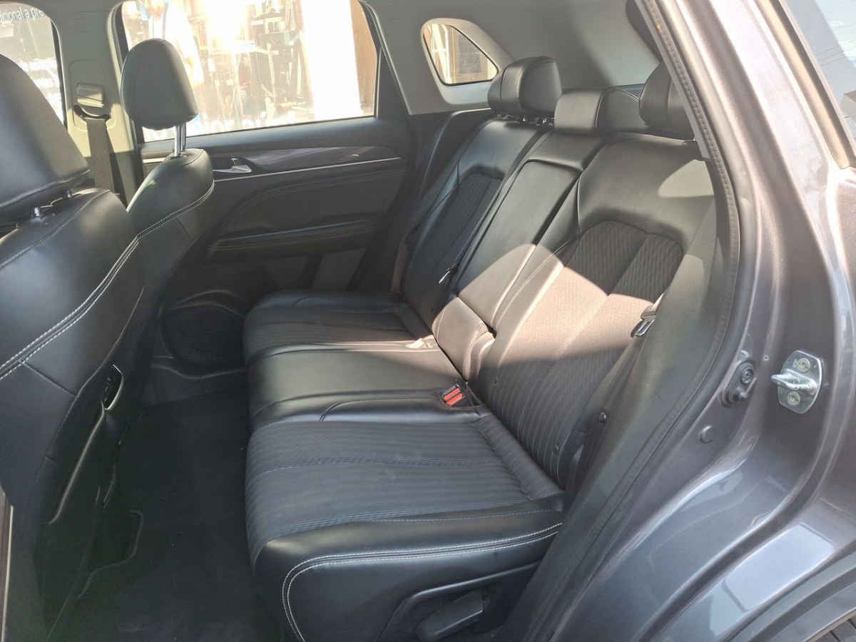 2023 Dodge Journey 5p SXT L4/1.5/T Aut